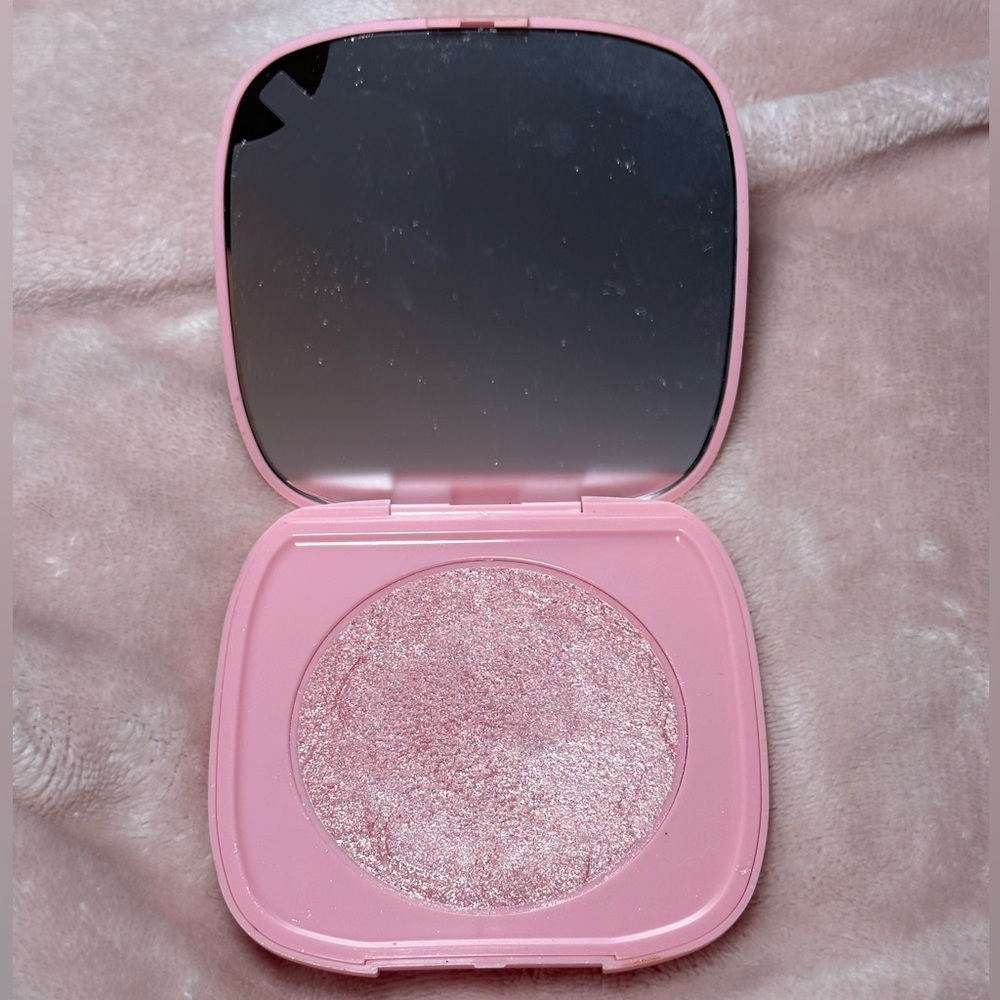 Sol Body V-Day Face and Body Highlighter in ‘Pink Truffle’